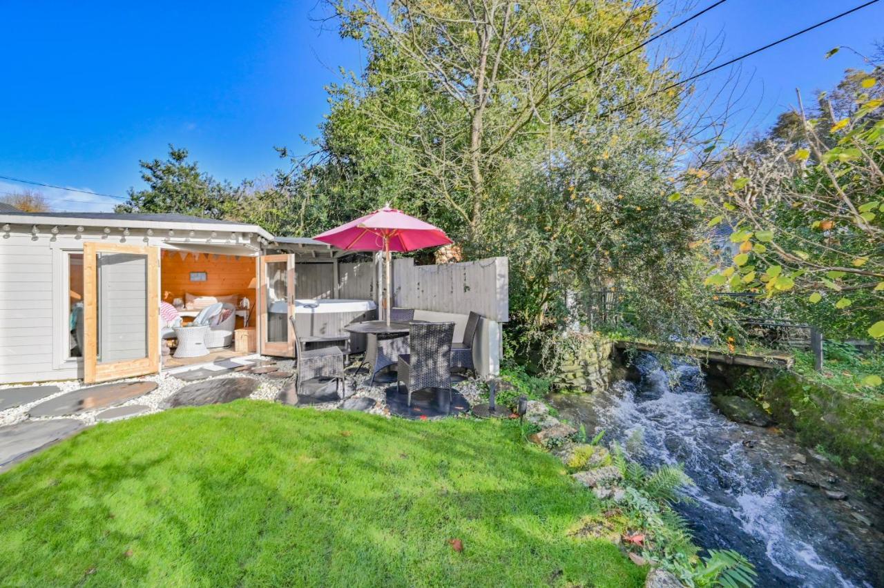 A Superb Bijou Retreat With Jacuzzi Near An Excellent Village Pub Йелвертон Экстерьер фото