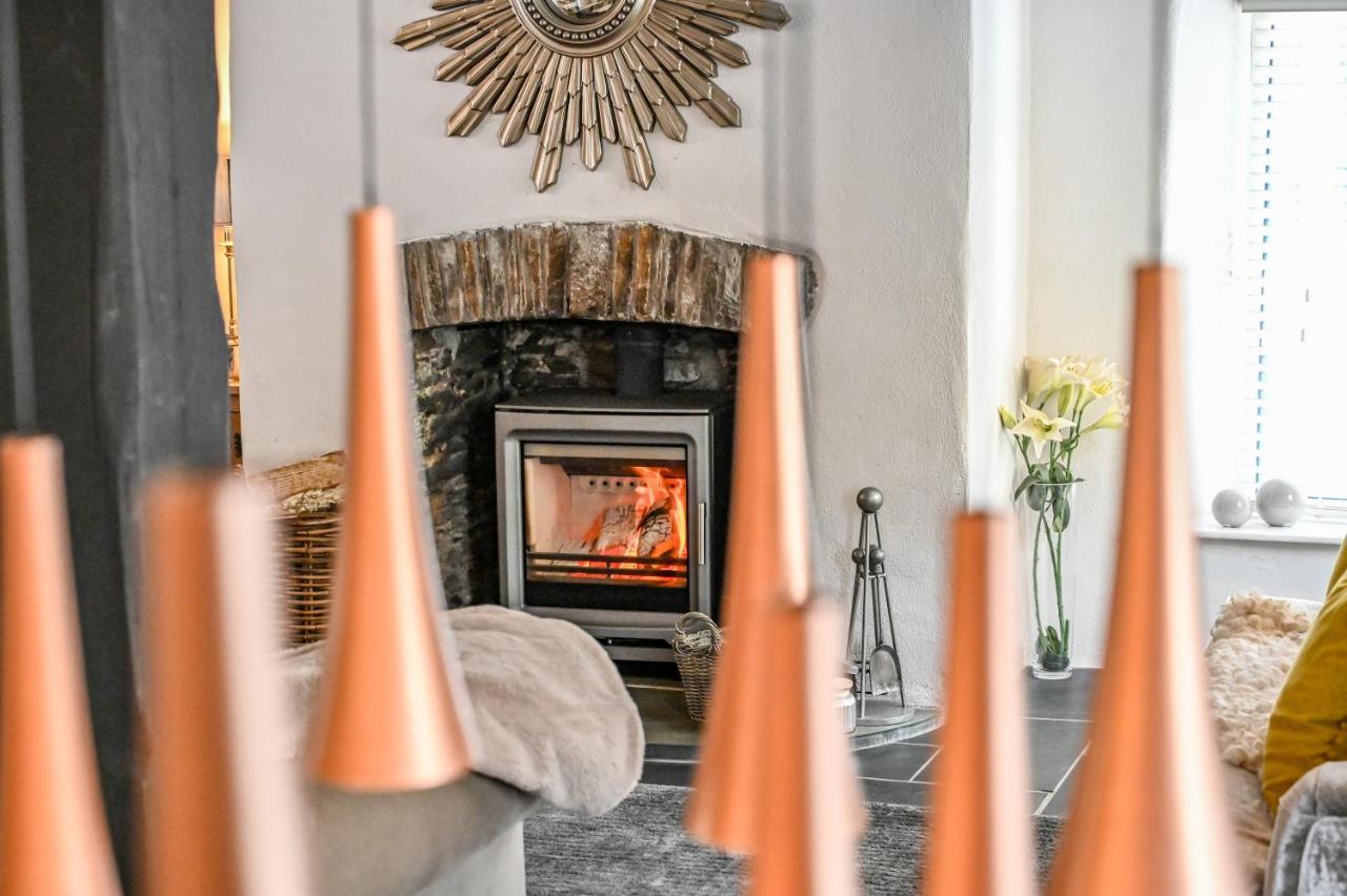 A Superb Bijou Retreat With Jacuzzi Near An Excellent Village Pub Йелвертон Экстерьер фото