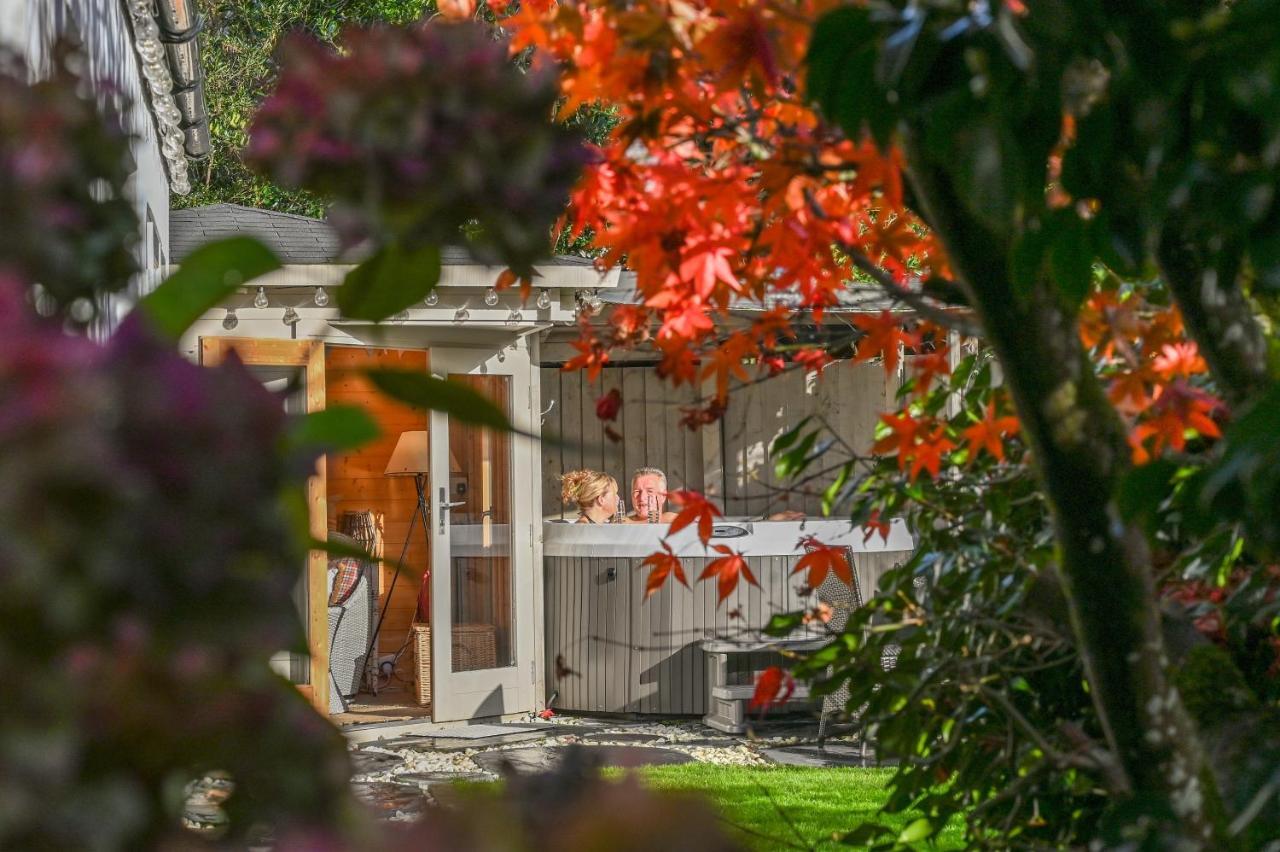 A Superb Bijou Retreat With Jacuzzi Near An Excellent Village Pub Йелвертон Экстерьер фото