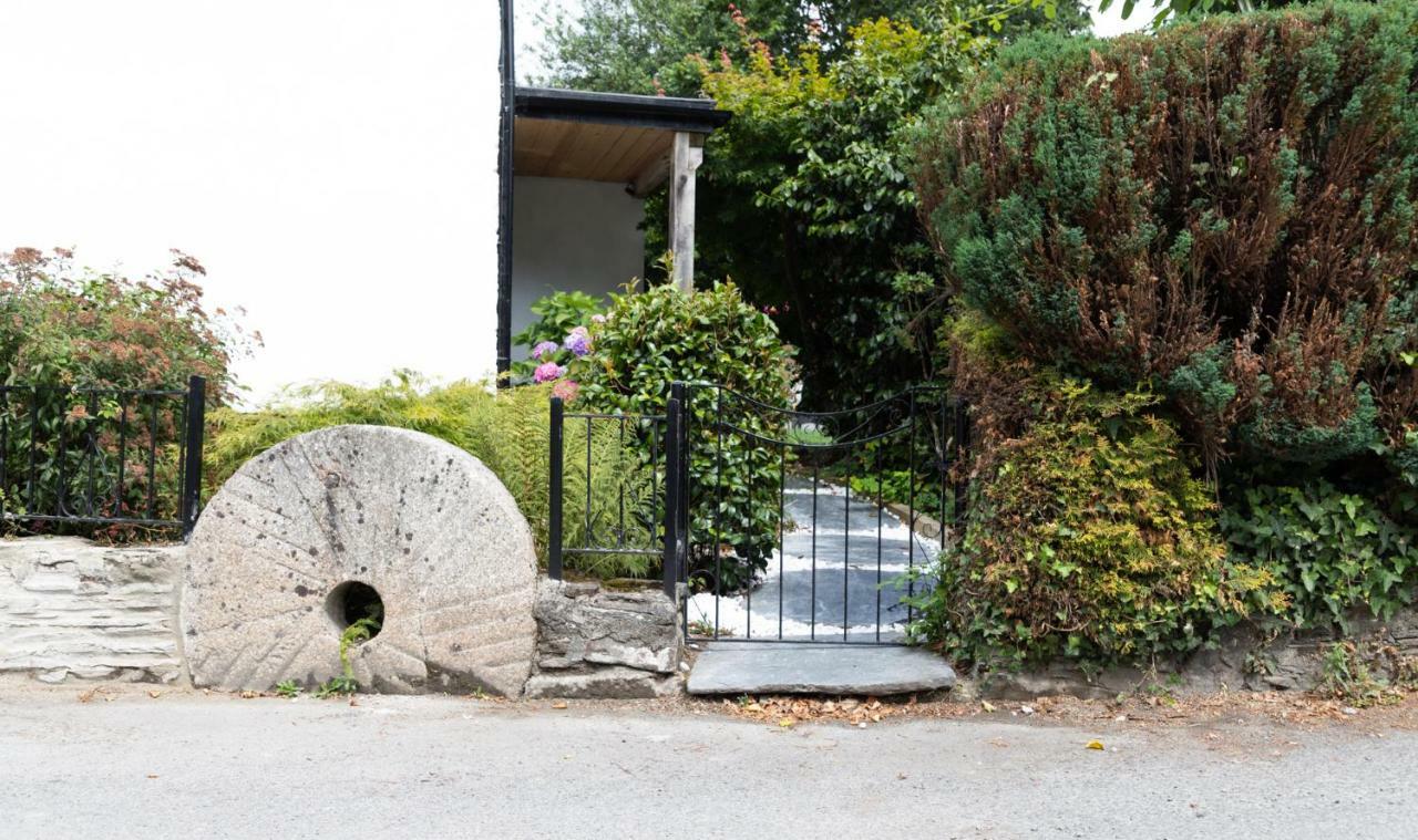 A Superb Bijou Retreat With Jacuzzi Near An Excellent Village Pub Йелвертон Экстерьер фото